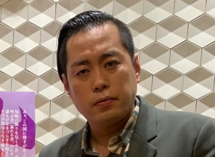 エバース町田の両親は高校教師!